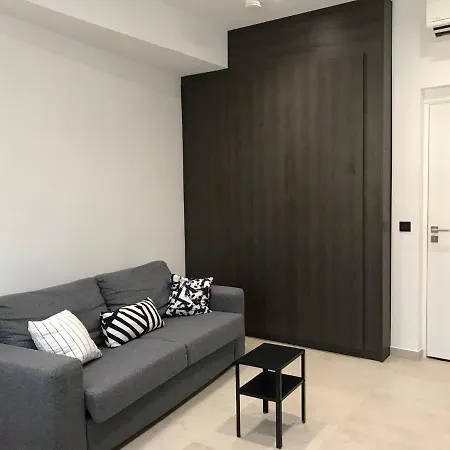 Air-conditioned Studio -200m From The Beach *