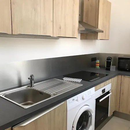 Apartment Air-conditioned Studio -200m From The Beach *